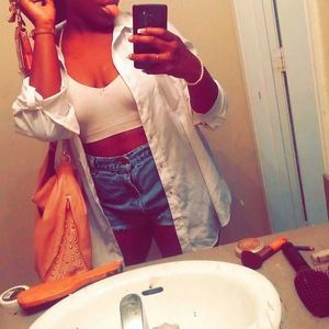 Meet your Posher, Jasmine